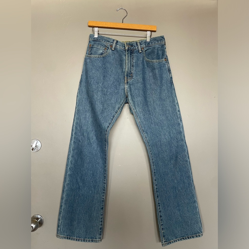 Levi's Straight Leg Jeans in Classic Blue Denim